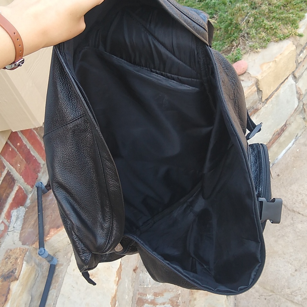 AmeriLeather APC Black Leather Sling Bag EUC Retail $140 - Picture 6 of 10